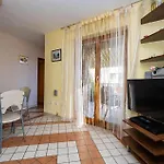 Апартаменты 1 Bedroom Amazing In Стариград-Пакленица