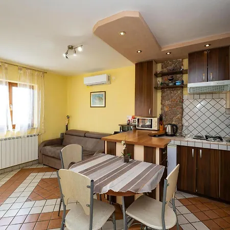 Apartman Beautiful In With Wifi Starigrad Paklenica