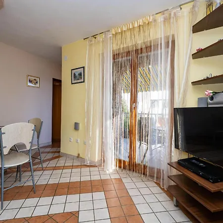 Apartman Beautiful In With Wifi Starigrad Paklenica