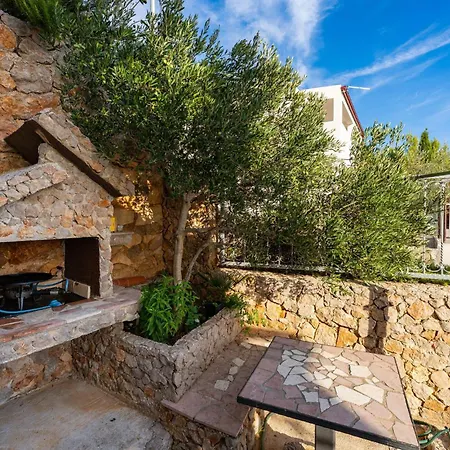 Apartman Beautiful In With Wifi Starigrad Paklenica