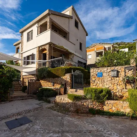 Beautiful In With Wifi Apartman Starigrad Paklenica