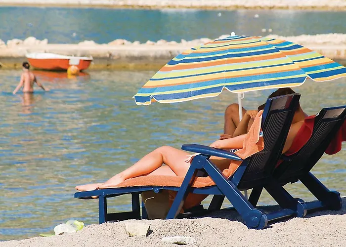 1 Bedroom Amazing In Διαμέρισμα Starigrad Paklenica