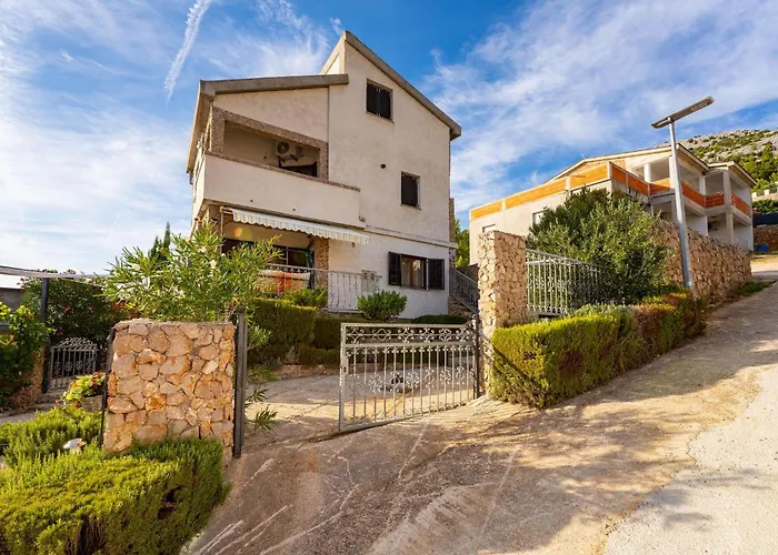 1 Bedroom Amazing In Lägenhet *